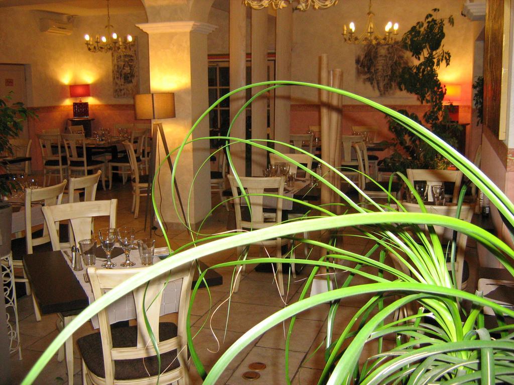 Auberge De Bonpas Logis De France 호텔 아비뇽 외부 사진
